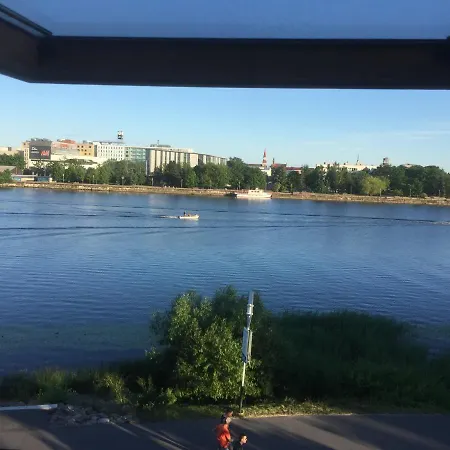 Apartament Kesklinna Korter Imeliste Vaadetega Joele *